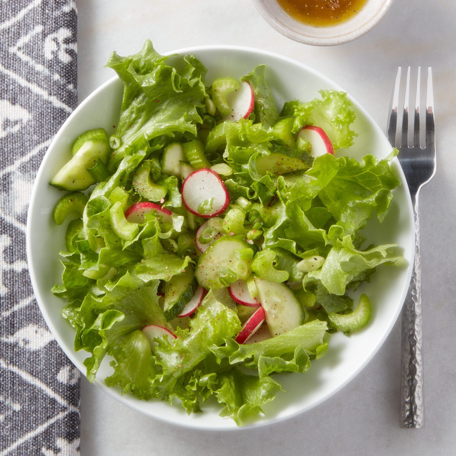 Green-Leaf-Crunch-Simple-Green-Salad_Cropped_-1-1536×1536